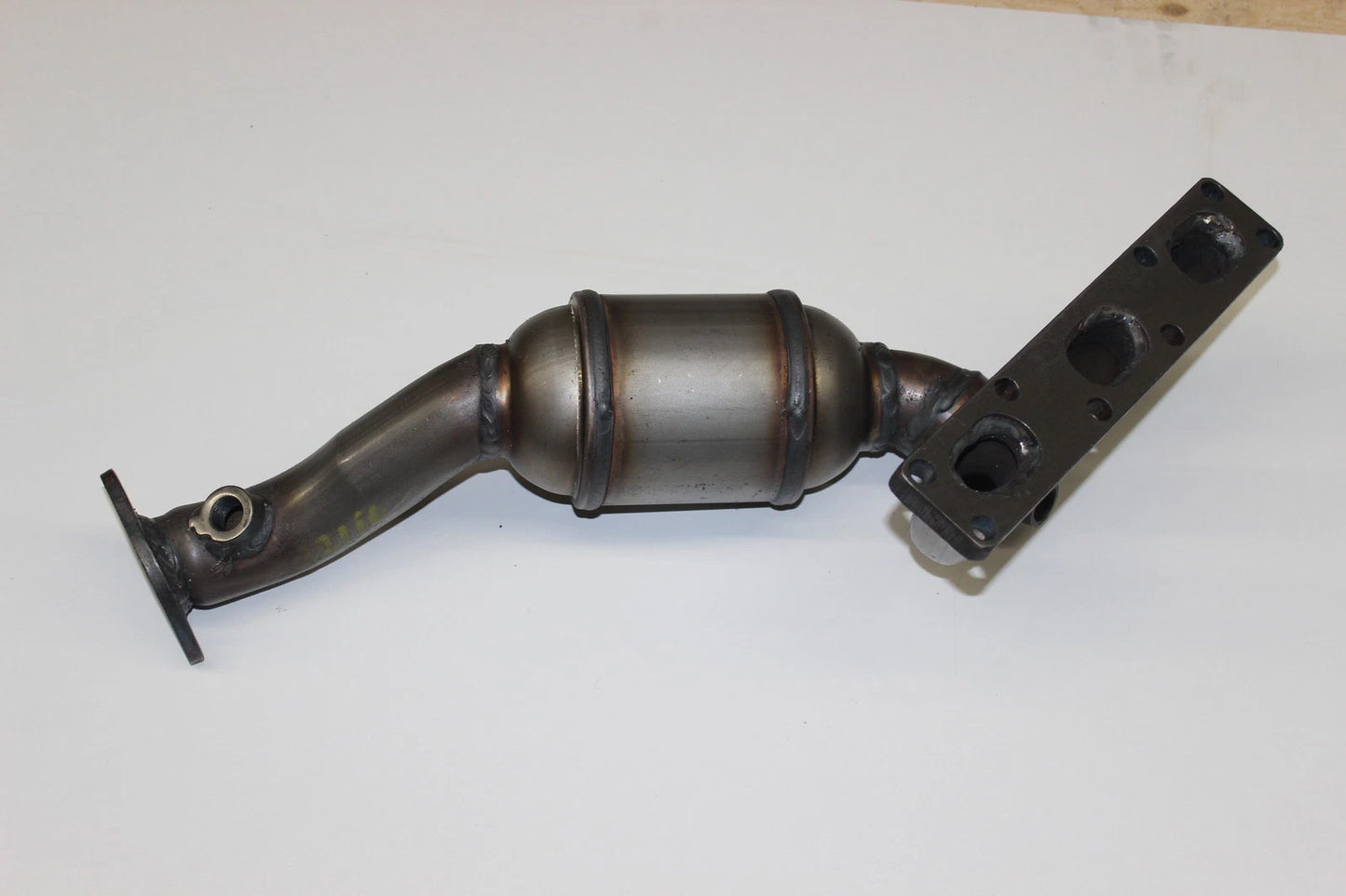 BMW 330i 330ci 3.0L Rear Catalytic Converter 2001 2002 2003 2004 2005 2006 (2)